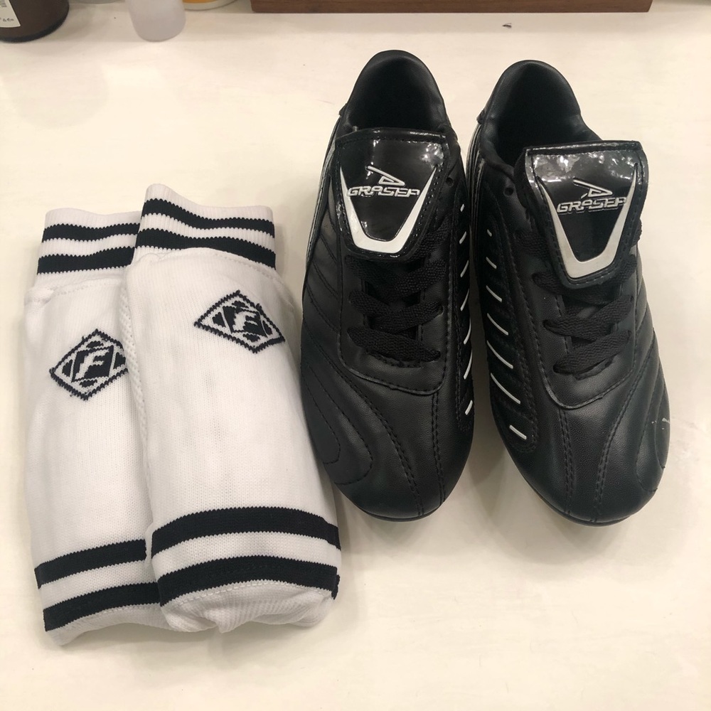 Youth Soccer Cleats and Shin Guard Socks (1Y)